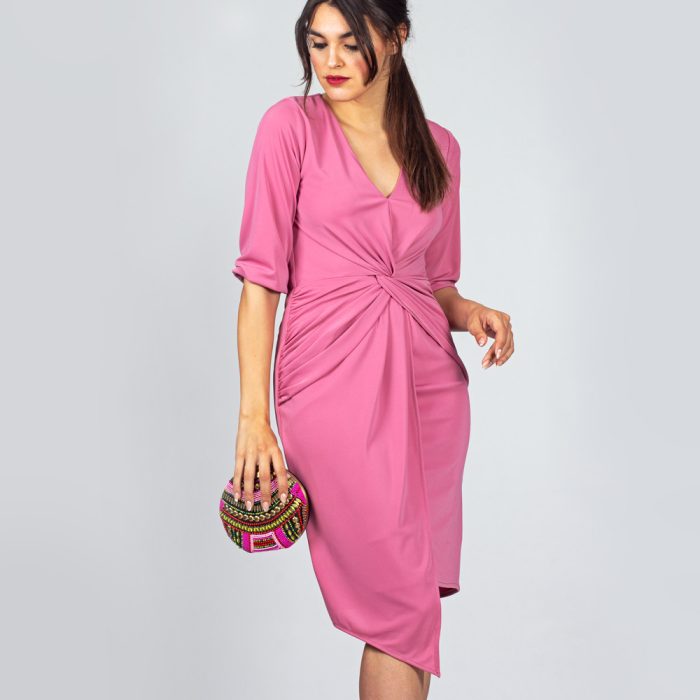 VESTIDO MIDI INVITADA COLOR ROSA PALO CON ESCOTE Y MANGA FRANCESA
