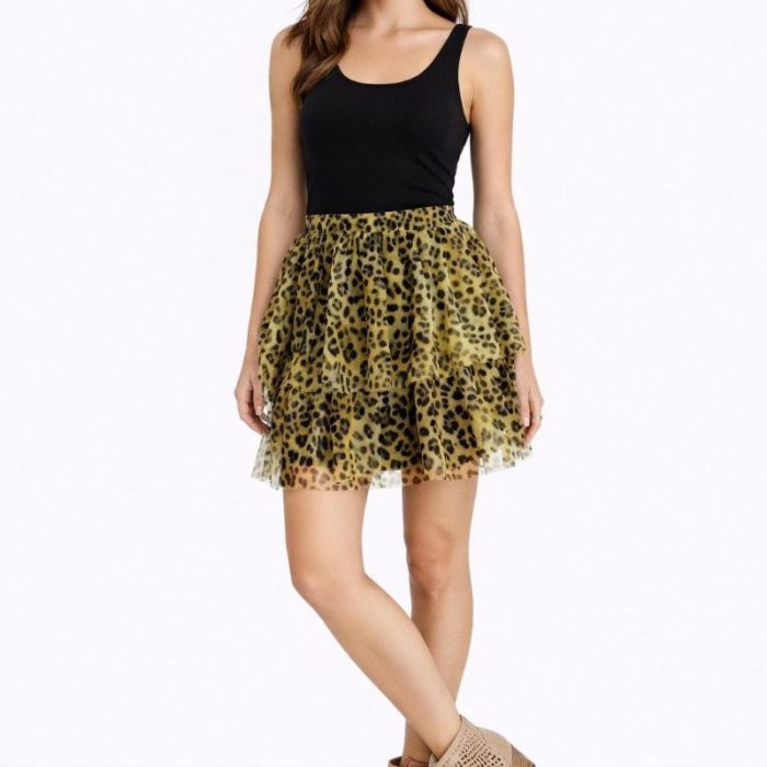 FALDA CORTA DE TUL CON ESTAMPADO ANIMAL PRINT Y CON VOLANTES