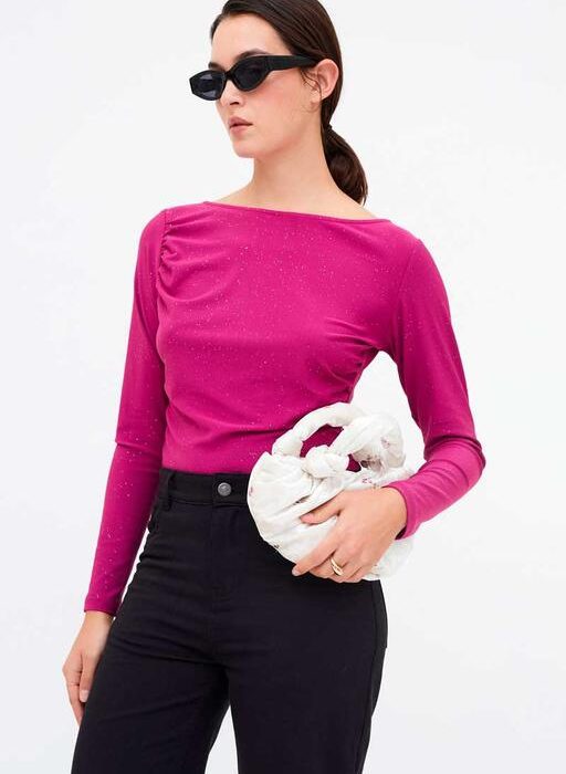 CAMISETA CUELLO BARCO MAGENTA COMPAÑÍA FANTÁSTICA