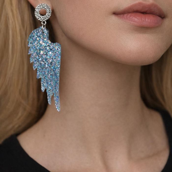 PENDIENTES ALAS AZUL MISS TACHUELAS CON DESTELLOS ROSAS