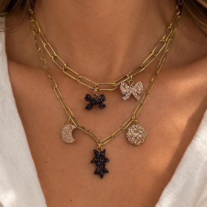 COLLAR CHOKER CON DOBLE CADENA DORADA CON CHARMS