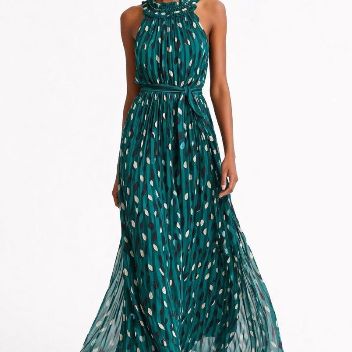 Vestido largo verde de gasa con estampado, cuello halter y cinturón ajustable
