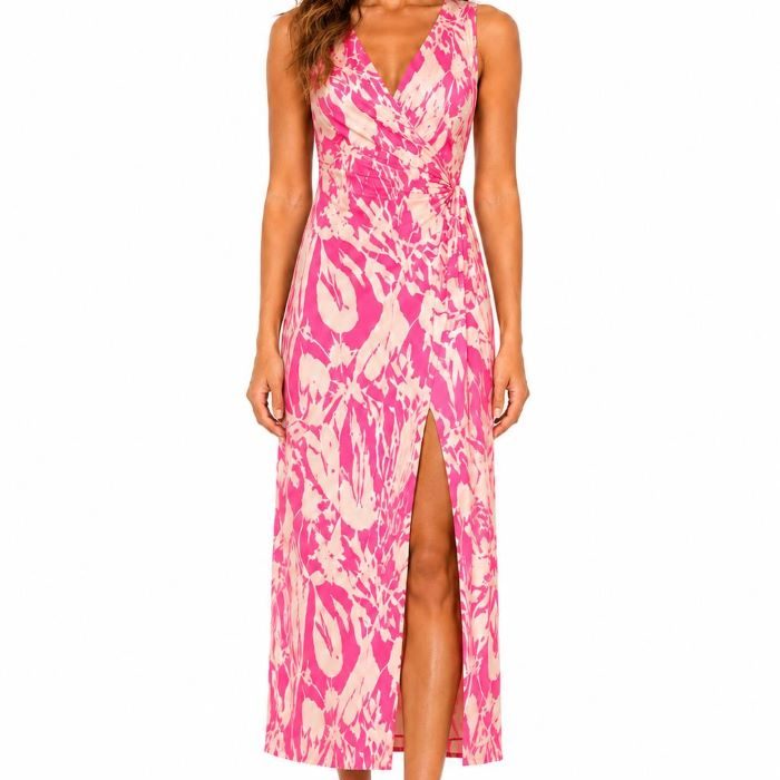 Vestido Esplendor de Malalá by CFS en punto frío, estampado en tonos rosa y crudo, con escote en pico, efecto drapeado en la cintura y abertura frontal.