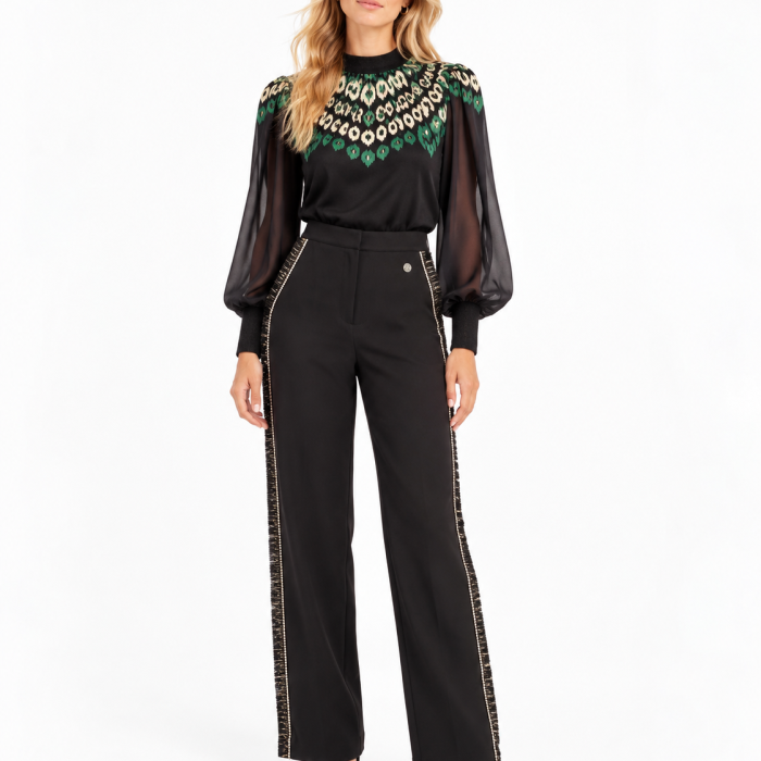 : Pantalón Hungría negro de vestir Malalá con detalle lateral de flecos y strass de frente